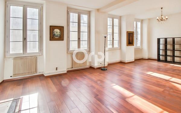 Appartement à vendre    4 pièces • 200 m2 Oloron-Sainte-Marie