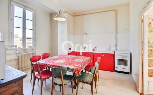 Appartement à vendre    4 pièces • 200 m2 Oloron-Sainte-Marie