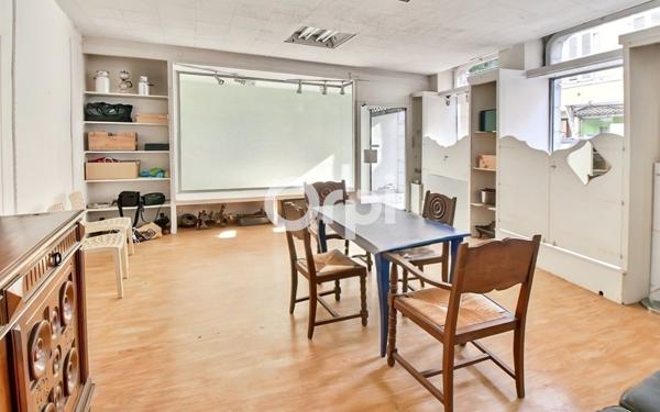 Appartement à vendre    4 pièces • 200 m2 Oloron-Sainte-Marie