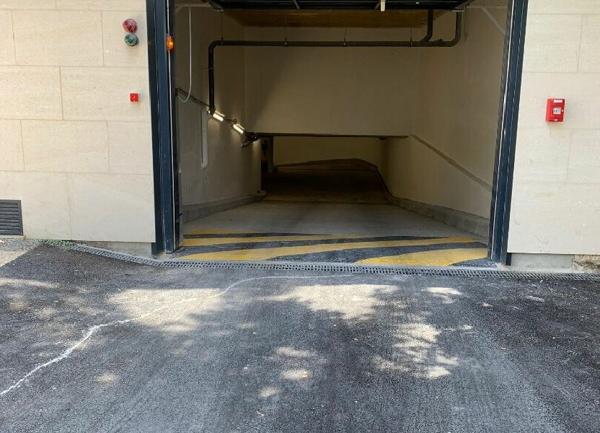 Stationnement à louer  •  Saint-Maur-des-Fossés