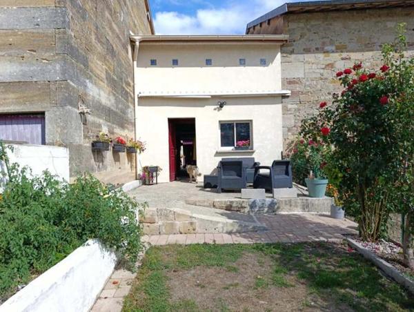 Une maison bercée par le murmure de la rivière à Mognéville 🏡