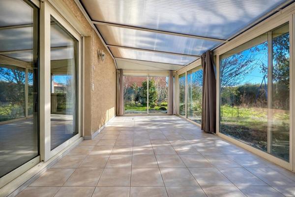 Villa plain-pied avec véranda et double garage – Pennautier
