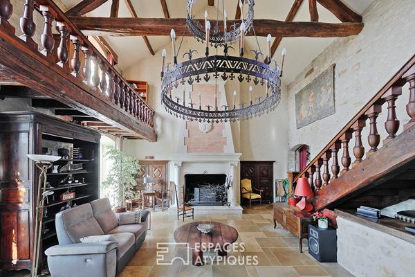 Bâtisse de charme en pierres avec jardin et dépendances