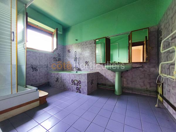 Vente
                Maison174,32 m² - 7 Pièces -
                    MONT DE MARSAN (40000)