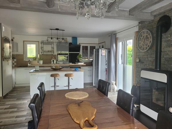 UGINE, Maison  individuelle de 275m² avec terrain de 2286m²