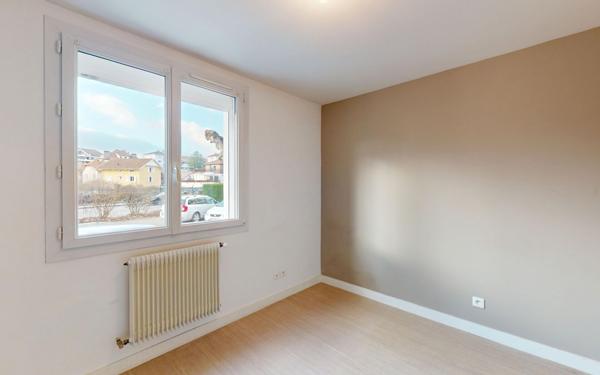 Appartement à vendre    4 pièces • 66,54 m2 Annecy