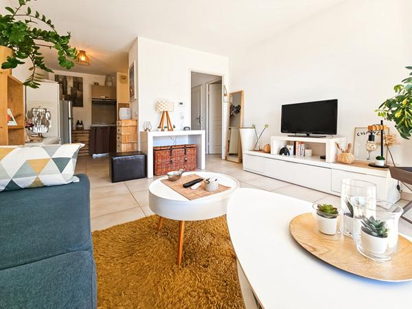 CARQUEIRANNE APPARTEMENT T2 AVEC BELLE TERRASSE ET ASCENSEUR