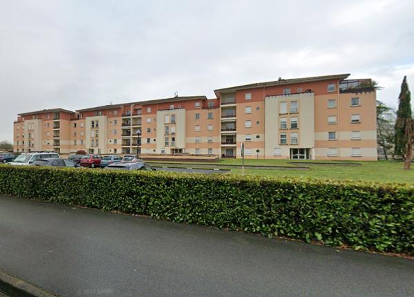 A VENDRE - FEURS - PLACES DE PARKING COPROPRIETE "LES JARDINS DE CHANTILLY"