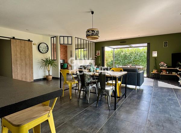 Maison Taillades 5 pièce(s) 121m2 garage et piscine