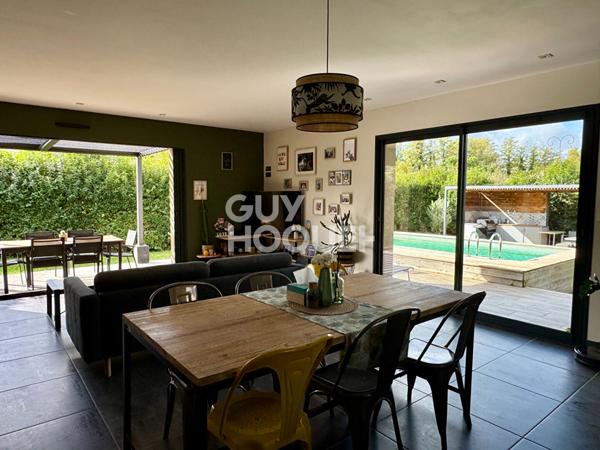 Maison Taillades 5 pièce(s) 121m2 garage et piscine