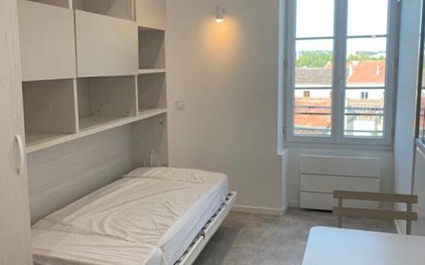 Appartement à louer    1 pièce • 17,38 m2 Nîmes
