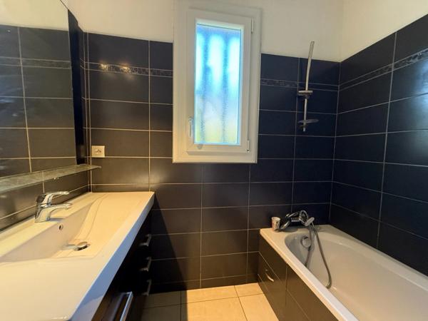 Maison à vendre 5 pièces 450m² de terrain piscine ()