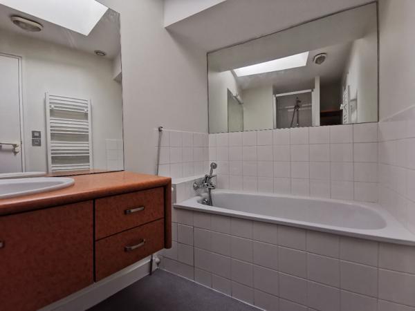 APPARTEMENT CHALONNES-SUR-LOIRE 4 pièce(s) 109.78 m2