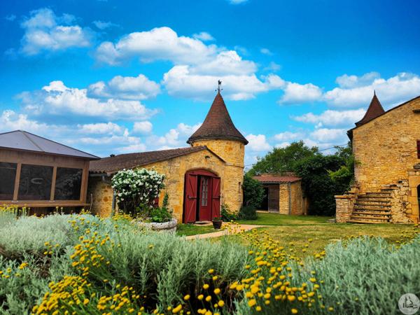 Ensemble en pierre maison et gîte