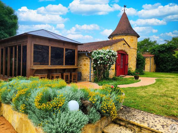 Ensemble en pierre maison et gîte
