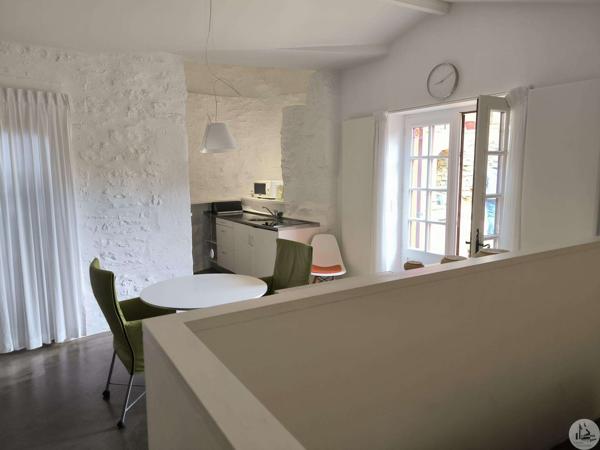 Ensemble en pierre maison et gîte