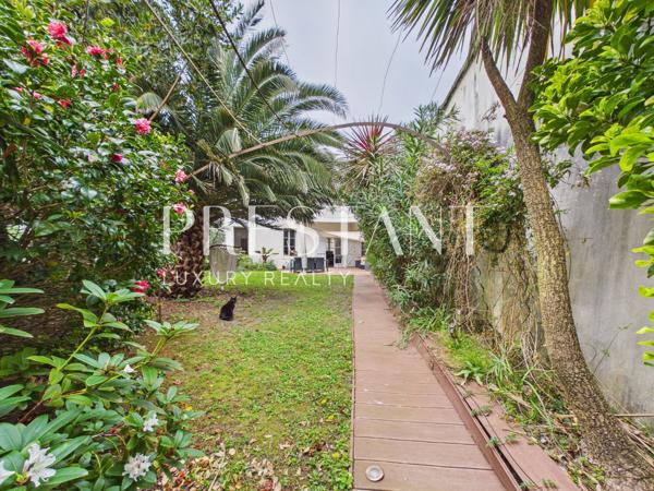 Biarritz hyper-centre : maison de ville avec jardin privatif de 250 m2 et garage, BIARRITZ