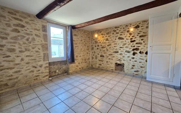 Maison à vendre    6 pièces •  Grans