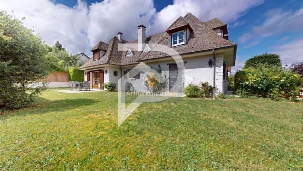 Vente                                                      Maison
                        
                     7 pièces                      204 m2                     à Marly-le-Roi