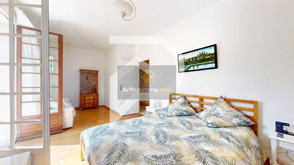 Vente                                                      Maison
                        
                     7 pièces                      204 m2                     à Marly-le-Roi