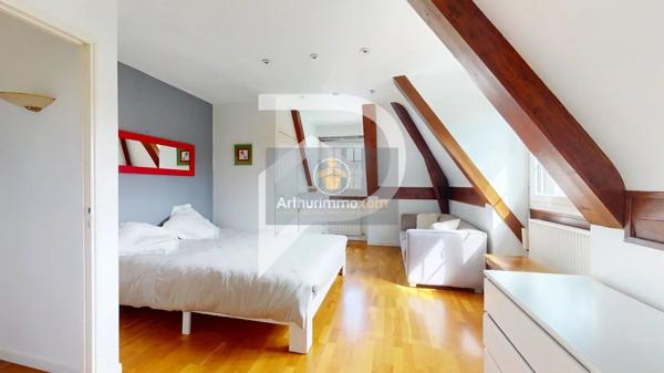 Vente                                                      Maison
                        
                     7 pièces                      204 m2                     à Marly-le-Roi