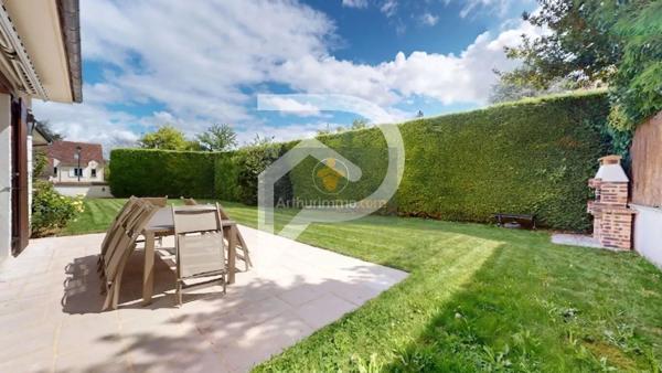 Vente                                                      Maison
                        
                     7 pièces                      204 m2                     à Marly-le-Roi