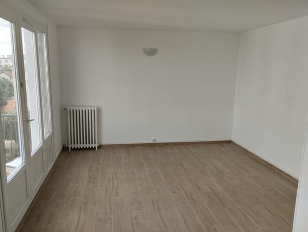 Appartement Le Bourget 3 pièce(s) 62.58 m2