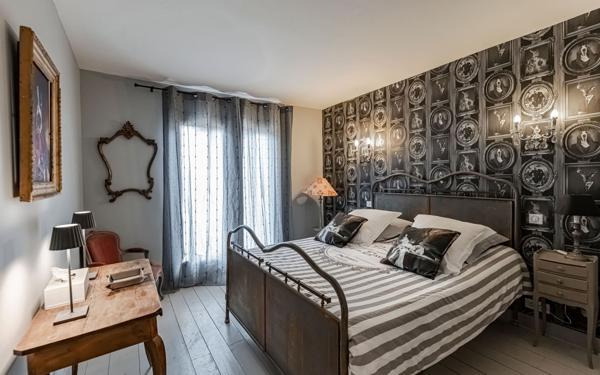 Maison à vendre    6 pièces • 208 m2 Le Rouret