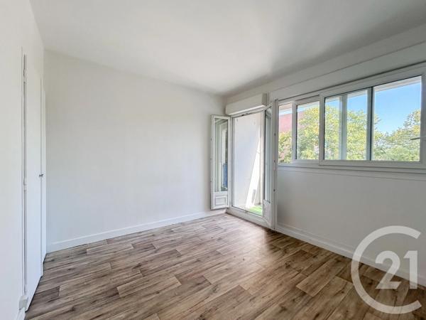 Appartement F3 à vendre  3 pièces - 57 m 2   AUBERGENVILLE  - 78