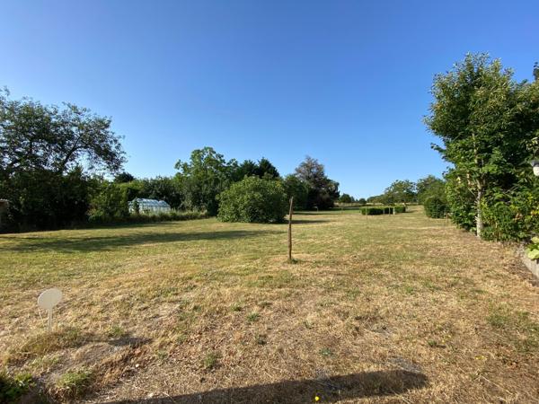 Très beau terrain, vue dégagée,  environnement privilégié.