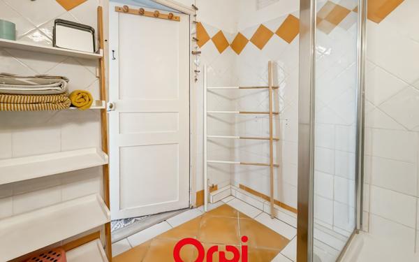 Appartement à vendre    3 pièces • 72 m2 Bandol