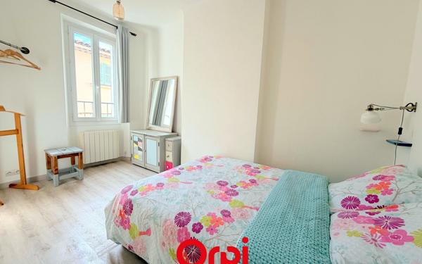 Appartement à vendre    3 pièces • 72 m2 Bandol