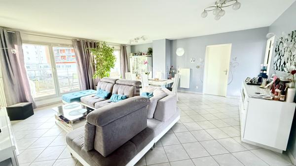 Appartement 4 chambres à vendre à Annecy - Dernier étage avec garages et terrasses