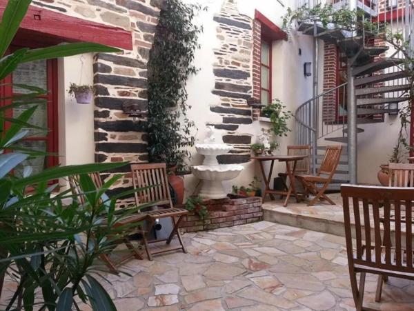 Murs commerciaux – Hôtel