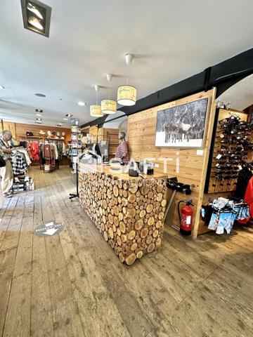 Murs commerciaux de 170 m2,  emplacement numéro 1