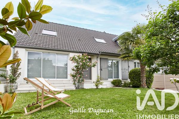 Maison à vendre 6 pièces 171 m² Le Chesnay-Rocquencourt