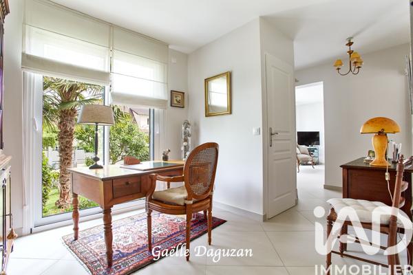 Maison à vendre 6 pièces 171 m² Le Chesnay-Rocquencourt