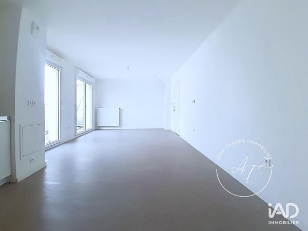 Location appartement 1 pièce 35 m² Évry