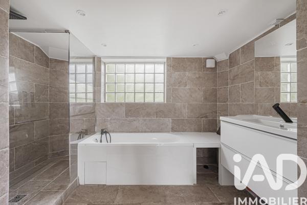 Maison à vendre 5 pièces 141,99 m² Noisy-le-Grand