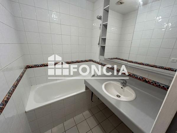 Location Studio 29.69 m² - 74 COURS DOCTEUR LONG Lyon 69003