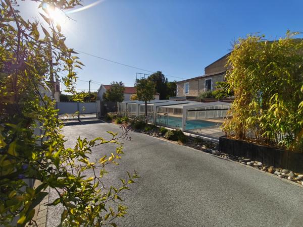 Maison de plain pieds à vendre - centre ville de Surgères