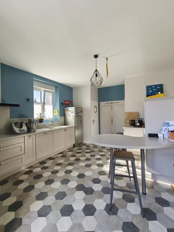 Maison de plain pieds à vendre - centre ville de Surgères