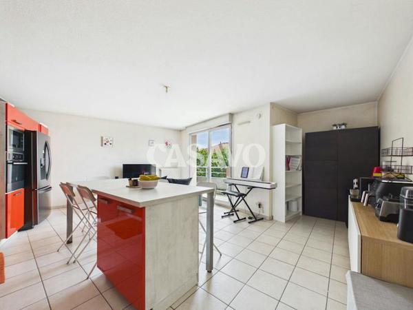 Vente Appartement 4 pièces de 77m² - 69150 Décines-Charpieu