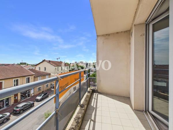 Vente Appartement 4 pièces de 77m² - 69150 Décines-Charpieu