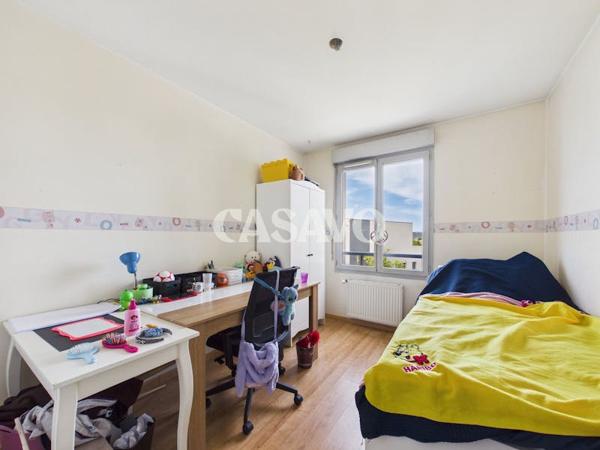 Vente Appartement 4 pièces de 77m² - 69150 Décines-Charpieu