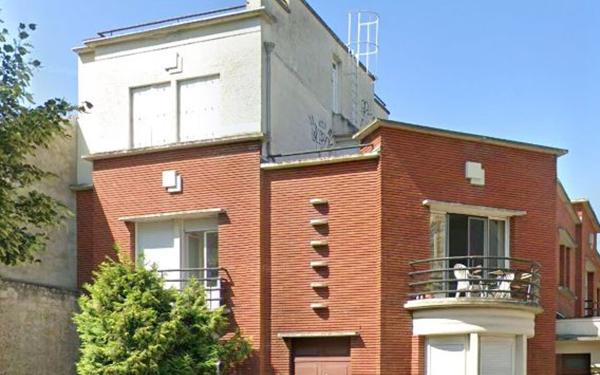 Immeuble à vendre    17 pièces • 380 m2 Maisons-Alfort