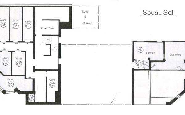 Immeuble à vendre    17 pièces • 380 m2 Maisons-Alfort