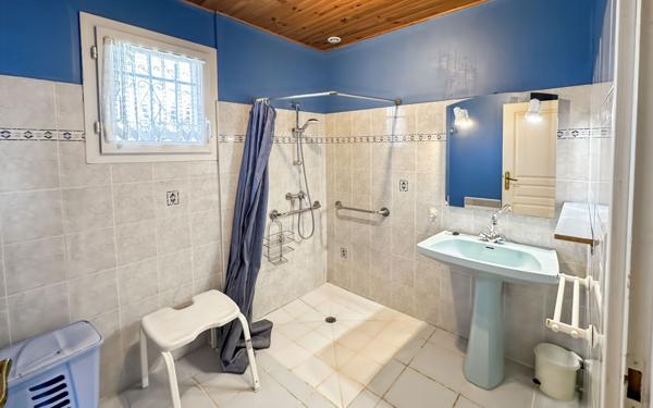 Maison à louer    3 pièces •  Vogüé