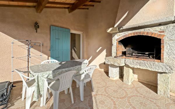 Maison à louer    3 pièces •  Vogüé