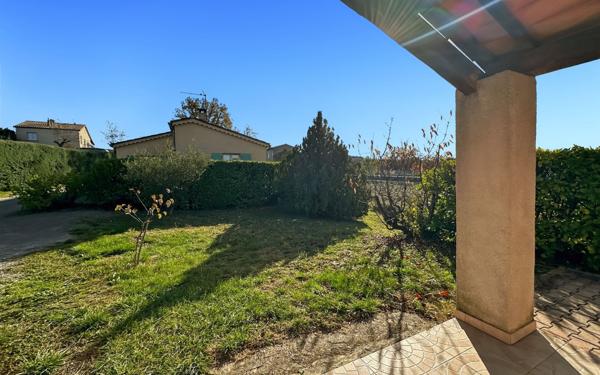 Maison à louer    3 pièces •  Vogüé